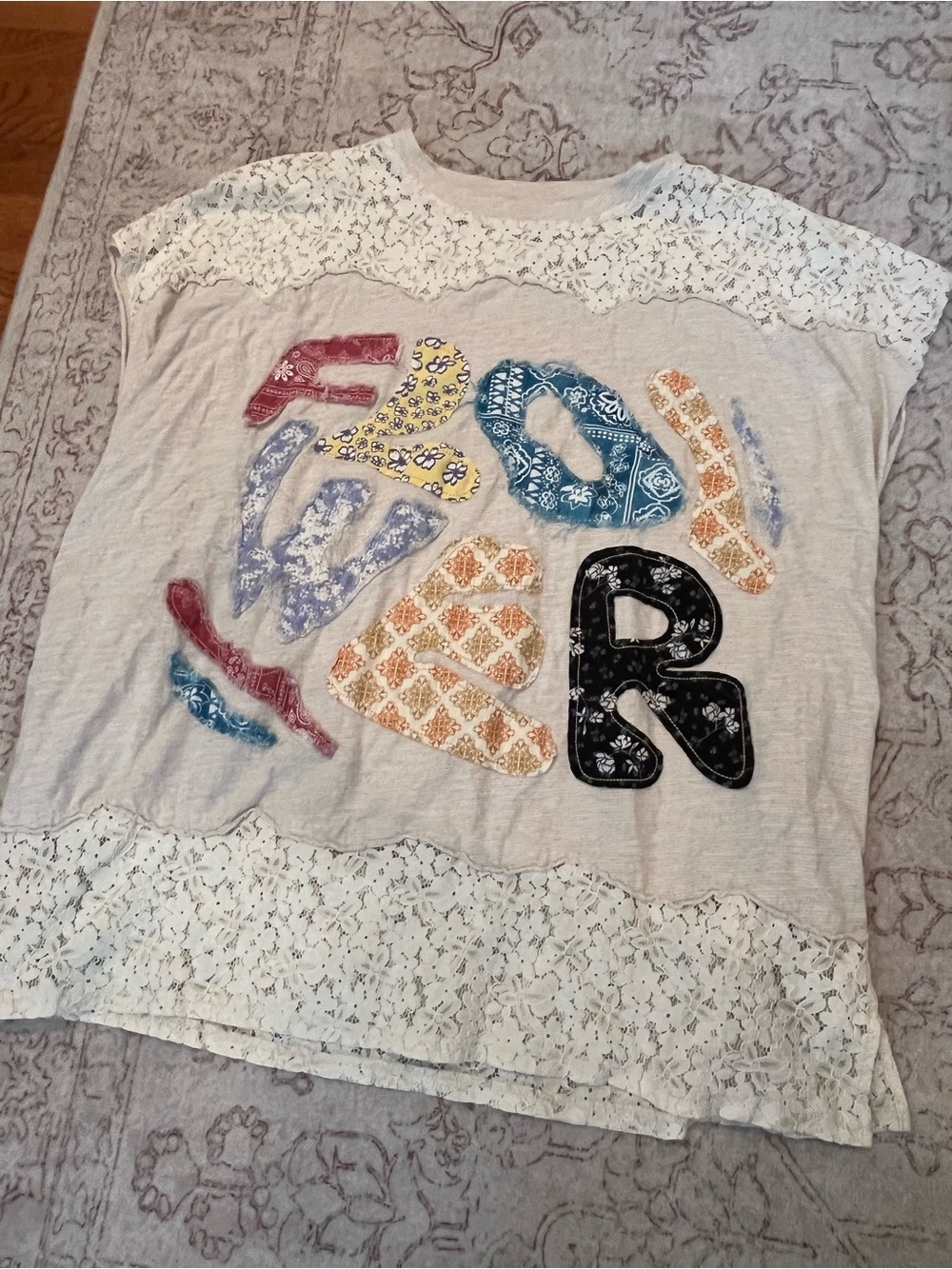 Oli & Hali Boutique Flower Patch Lace Top Size Small